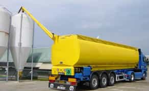 🚜 Кормовоз: Надійна логістика для тваринництва та птахівництва