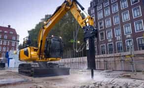 Гусеничний екскаватор JSB 130 с гидромолотом