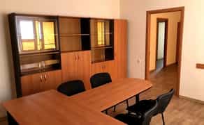 Офіс з ремонтом і меблями 92м