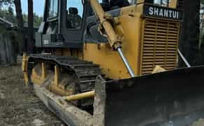 Бульдозер Shantui SD16 з оператором