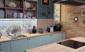 Погодинно вишукана кухня-студія в центрі Києва