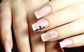 Професійні послуги манікюру та педікюру, нарощування нігтів