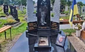 Памʼятники військовим, воєнні памʼятники, гранітні памʼятники, мармур