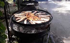 Підвісний гриль для смаження на відкритому вогні