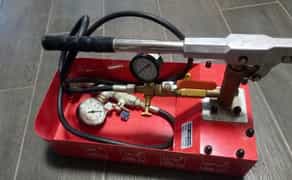 Насос ручний для опресування.