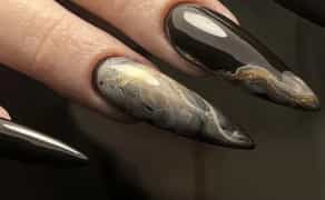 Професійний манікюр та якісне нарощування нігтів для бездоганного образу