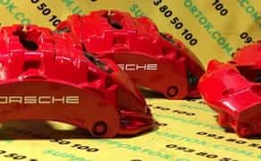 Професійне фарбування супортів з логотипом brembo porsche tesla
