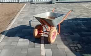 Тачка будівельна садова