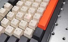 Лазерне гравіювання механічної клавіатури у Івано-Франківську, літери