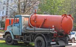 Асенізатор. Викачування зливних ям.