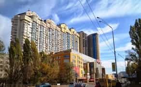 Фасадне приміщення 2600 м2 в ТЦ Мега Сіті, Дарницький р-н.