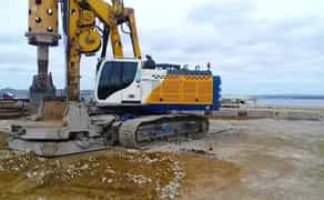 Бурову установку Bauer BG 28 .