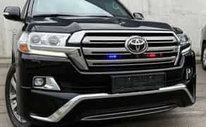 143 Броньована Toyota Land Cruiser 200 з водієм замовити