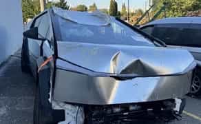 Tesla Cybertruck тесла кібертрак запчастини відновлення сервіс