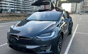 287 Tesla Model X сіра без водія у Києві
