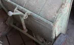 Садова тачка для перевезення важких предметів у саду або на дачі