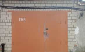 Гараж Металург в Жовтневому районі заводу Океан