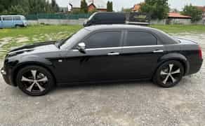 Chrysler 300C для Вашого Весілля: Елегантне Авто, Комфортний Салон та Преміальний Сервіс!