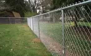 Встановлюємо паркани з профнастилу, сітки рабиці, дерев'яні, з 3Д сітки.