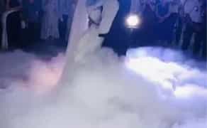 ВАЖКИЙ ДИМ на перший танець . Конфеті машина. Холодні вогні!