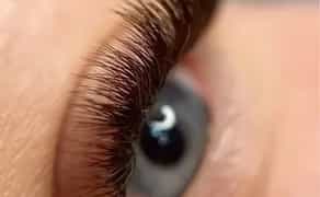 Якісне нарощування вій для ідеального та виразного погляду