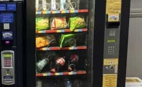 Вендинговий автомат для снеків і напоїв Necta