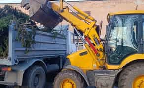 Екскаватор-навантажувач