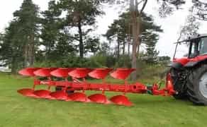 Плуг KVERNELAND (1662) для оранки землі