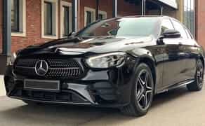 344 Mercedes Benz E-class EQ W213 E220d чорний з водієм