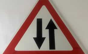 Виготовлення дорожніх знаків з світловідбавиючоі плівки