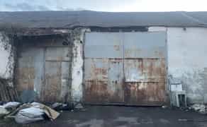 Цегляний гараж для авто та зберігання речей