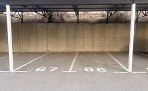 Місце на парковці. Зручний заїзд