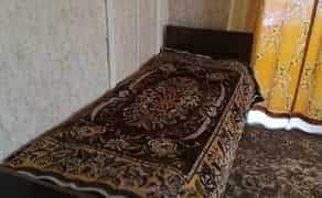 Візьму на квартиру порядних дівчат. В наявності два ліжко-місця.