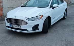 Автомобіль Ford Fusion Hybrid (не потребують зарядки)