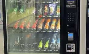 Вендинговий автомат Necta для снеків і напоїв