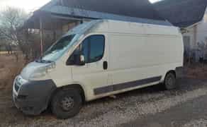 Вантажний БУС з водієм та без за гарною ціною