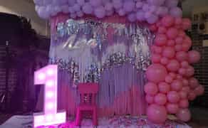 Фото зона на рік. Фотозона для дівчинки. Стіна з стрічок