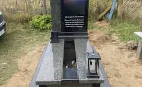 Виготовлення та встановлення гранітних пам'ятників будь-якої складності.