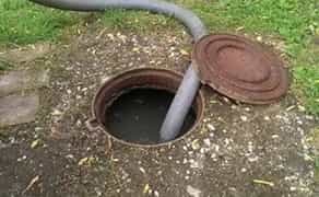 МУЛОСОС : Викачка каналізації .