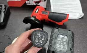 Безщіткова міні акумуляторна болгарка Yato YT-82905