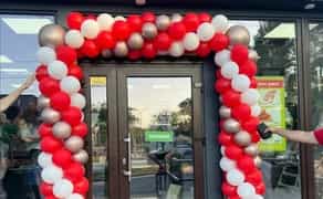 Прикраса кулями свят, Оформлення фасаду магазину кулями Дніпро