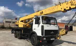 Автокран Машека 25 тонн із подовженою стрілою 28 метрів.