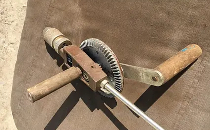 Ручна дрель: надійний інструмент