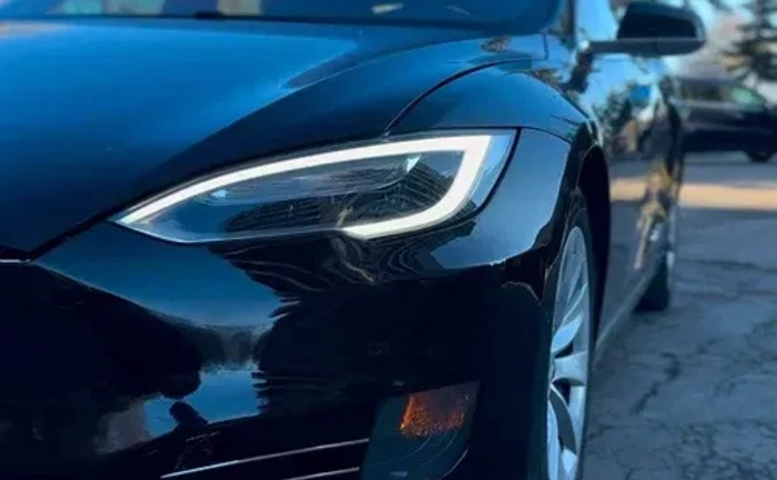 Автомобіль Tesla Model S , Автомобіль Tesla Model S ,