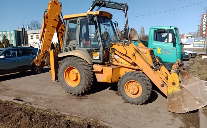 Послуги екскаватор-навантажувач JCB 3CX. Знесення будинку, планування Послуги екскаватор-навантажувач JCB 3CX. Знесення будинку, планування