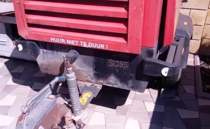 Дизельний, мобільний компресор; піскоструй 11 атмосфер Дизельний, мобільний компресор; піскоструй 11 атмосфер