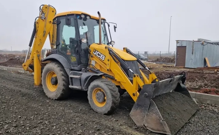 Екскаватор навантажувач JCB Екскаватор навантажувач JCB