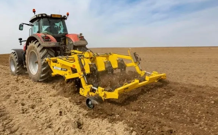 Плуг BEDNAR Terraland TN 3000. Плуг BEDNAR Terraland TN 3000.