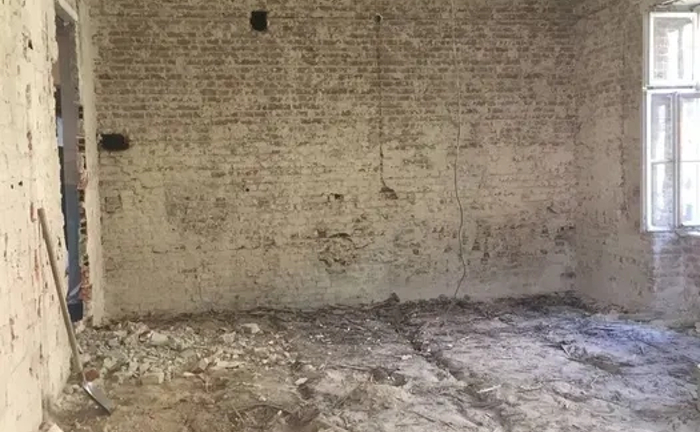 Демонтаж стін штукатурки стяжки квартирні демонтажі.