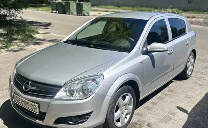 Автомобіль Опель Астра Н